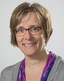 Portrait Photo of Beth Dinneen
